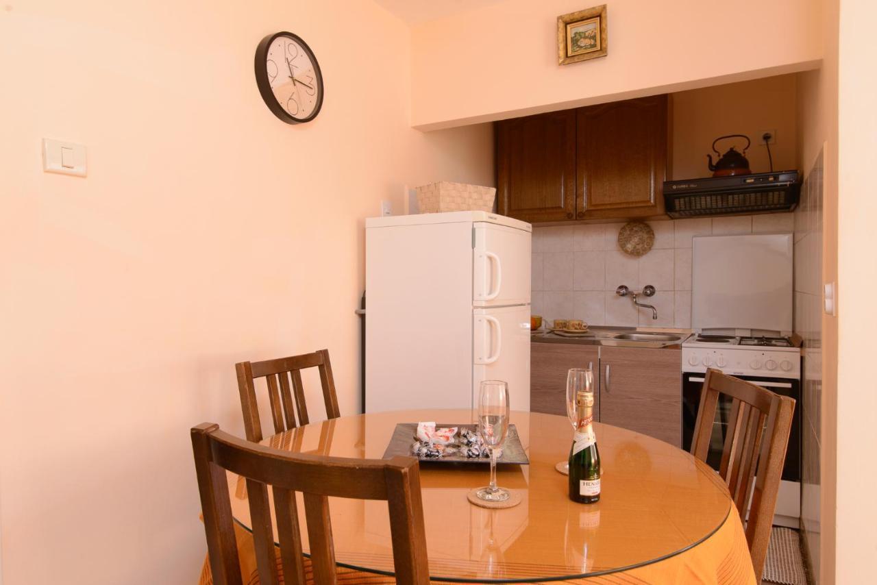 Apartment Ante Split